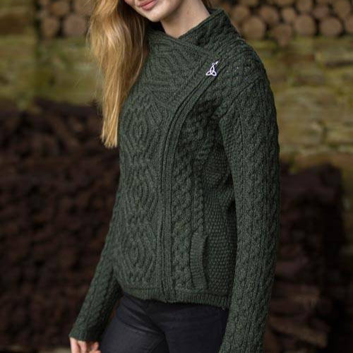 ☘️ Ladies Irish-Made Side-Zip Cable Knit Aran Cardigan 🧶
Biker Style Meets Timeless Irish Craftsmanship

Elevate your wardrobe with the Ladies Irish-Made Side-Zip Cable Knit Aran Cardigan, a bold take on traditional Aran knitwear with a modern, biker-inspired twist.

🌟 Key Features You’ll Love:
🧵 Premium Material: Made from 100% Supersoft Merino Wool for unmatched warmth, softness, and comfort.
🪡 Stylish Design: Features a unique side-zip closure, adding a modern biker edge to the classic Aran car