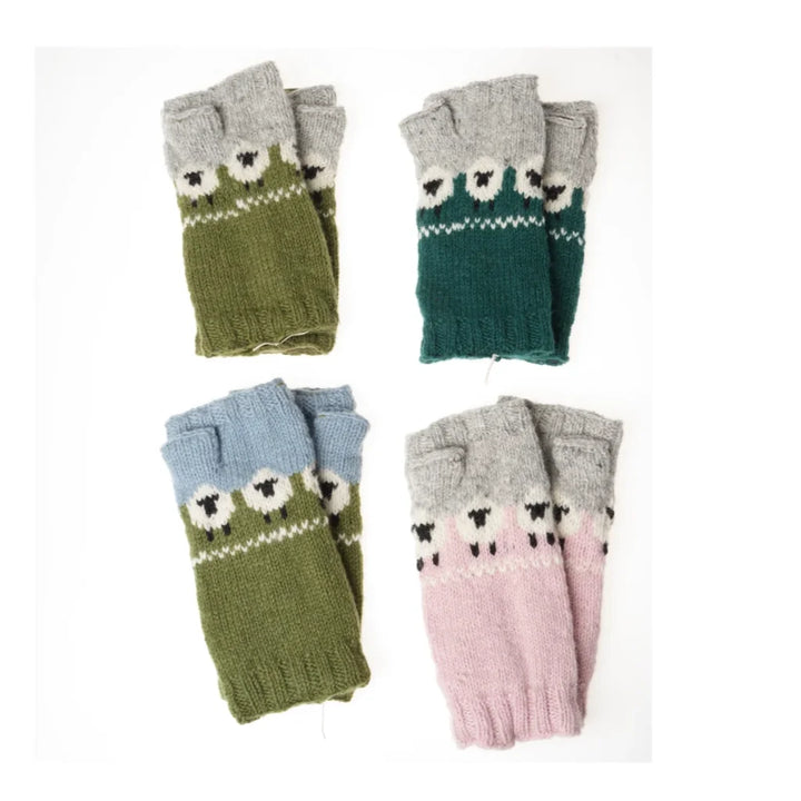 🐑🧤Irish Wool Hand Warmers– Hand-Knitted with Charming Sheep DesignStay warm in style with these hand-knitted Irish wool hand warmer, featuring a playful sheep pattern that celebrates Ireland’s rich farming heritage and rolling green hills 🐑🌿.