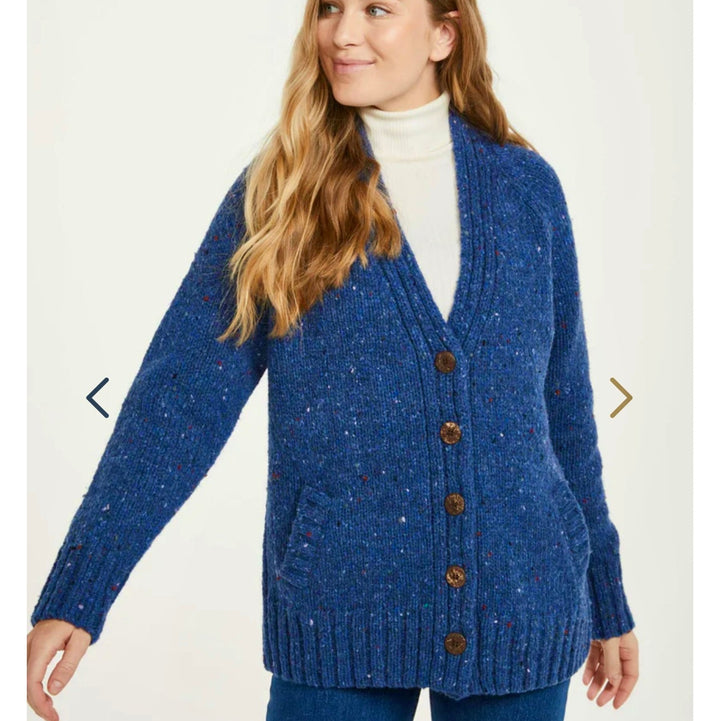 🌿 Bonny Glen Tweed Cardigan: Timeless Craftsmanship, Modern Flair 🧶

Embrace the charm of Irish heritage with the Bonny Glen Tweed Cardigan, a perfect blend of classic Aran knitwear and contemporary design.

🌟 Key Features You’ll Love:
🧵 Premium Material: Crafted from 100% Donegal Tweed, celebrated for its warmth, durability, and timeless charm.
🪡 Elegant Design: Features five expertly finished buttons and practical side pockets that marry functionality with style.