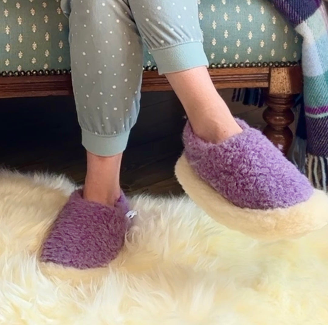Pure Wool Slippers – Handcrafted in Ireland 🇮🇪✨

Material: 100% Siberian Wool
Unisex Design: Yoko Wool

Step into Luxury:
Slip into ultimate comfort with our handcrafted wool slippers. Made from luxurious Siberian wool, these slippers are soft, warm, and naturally insulating, perfect for keeping your feet cozy indoors 🧦❄️.

Why You&