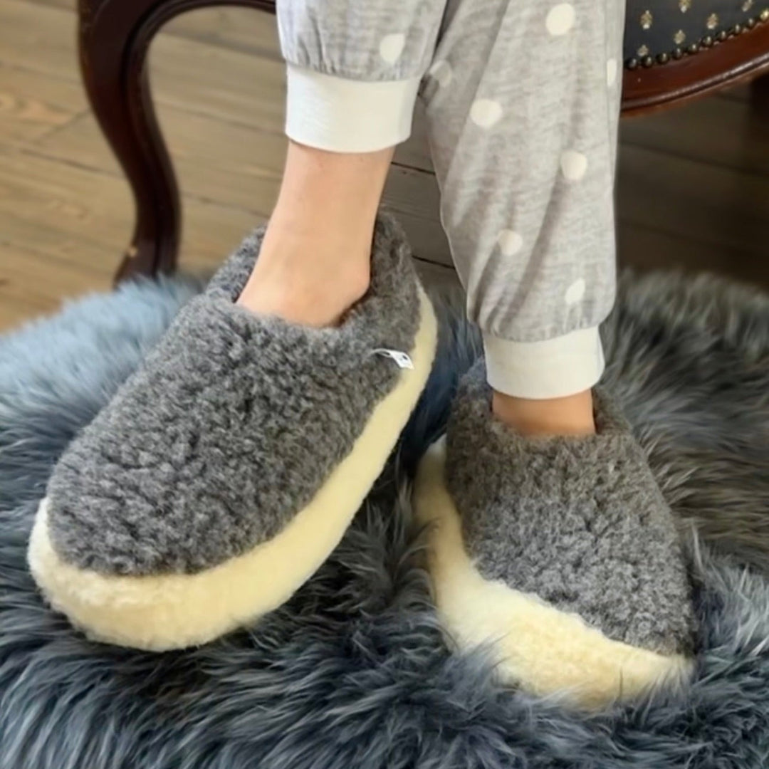 Pure Wool Slippers – Handcrafted in Ireland 🇮🇪✨

Material: 100% Siberian Wool
Unisex Design: Yoko Wool

Step into Luxury:
Slip into ultimate comfort with our handcrafted wool slippers. Made from luxurious Siberian wool, these slippers are soft, warm, and naturally insulating, perfect for keeping your feet cozy indoors 🧦❄️.

Why You&