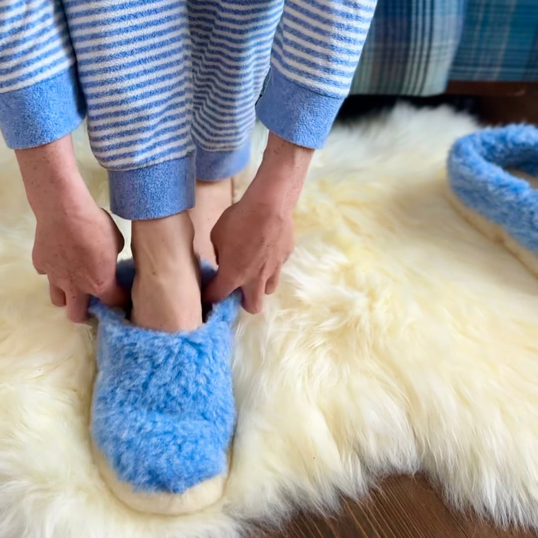 Pure Wool Slippers – Handcrafted in Ireland 🇮🇪✨

Material: 100% Siberian Wool
Unisex Design: Yoko Wool

Step into Luxury:
Slip into ultimate comfort with our handcrafted wool slippers. Made from luxurious Siberian wool, these slippers are soft, warm, and naturally insulating, perfect for keeping your feet cozy indoors 🧦❄️.

Why You&