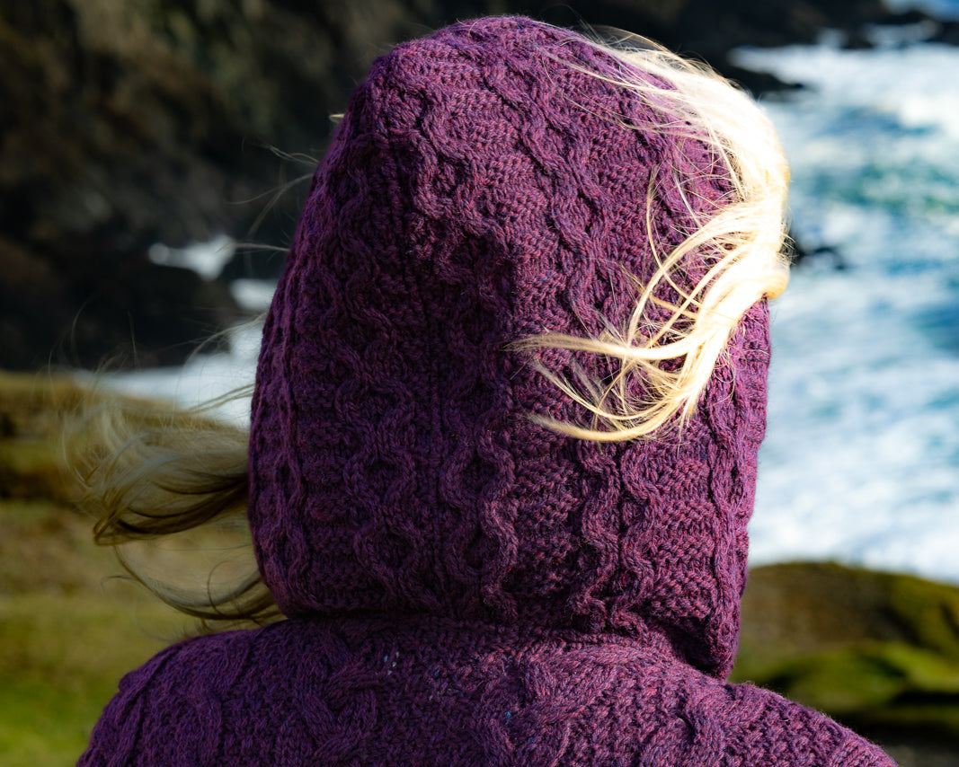 ☘️ Authentic Irish Aran Cable Knit Hoodie – Warmth, Comfort & Heritage 🇮🇪

