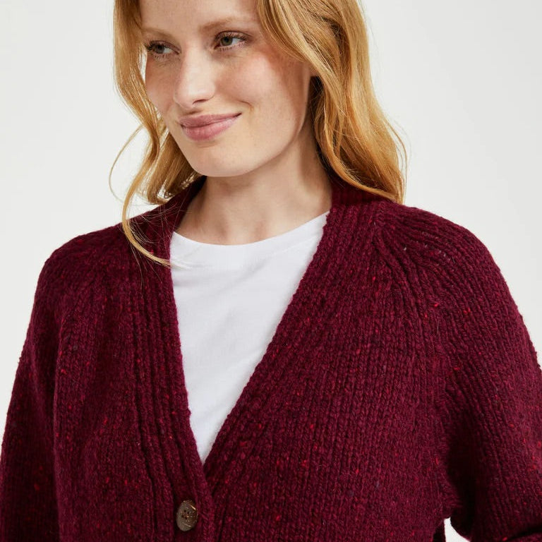 🌿 Bonny Glen Tweed Cardigan: Timeless Craftsmanship, Modern Flair 🧶

Embrace the charm of Irish heritage with the Bonny Glen Tweed Cardigan, a perfect blend of classic Aran knitwear and contemporary design.

🌟 Key Features You’ll Love:
🧵 Premium Material: Crafted from 100% Donegal Tweed, celebrated for its warmth, durability, and timeless charm.
🪡 Elegant Design: Features five expertly finished buttons and practical side pockets that marry functionality with style.
