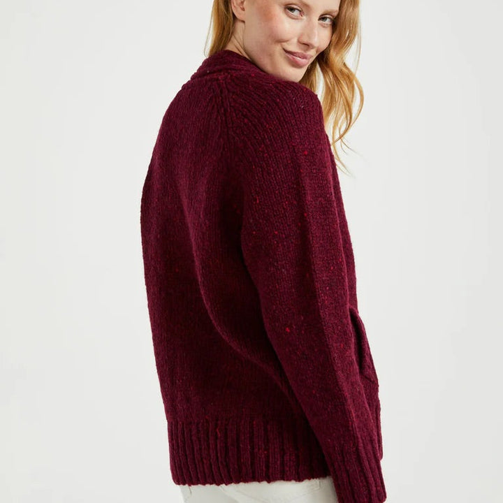 🌿 Bonny Glen Tweed Cardigan: Timeless Craftsmanship, Modern Flair 🧶

Embrace the charm of Irish heritage with the Bonny Glen Tweed Cardigan, a perfect blend of classic Aran knitwear and contemporary design.

🌟 Key Features You’ll Love:
🧵 Premium Material: Crafted from 100% Donegal Tweed, celebrated for its warmth, durability, and timeless charm.
🪡 Elegant Design: Features five expertly finished buttons and practical side pockets that marry functionality with style.