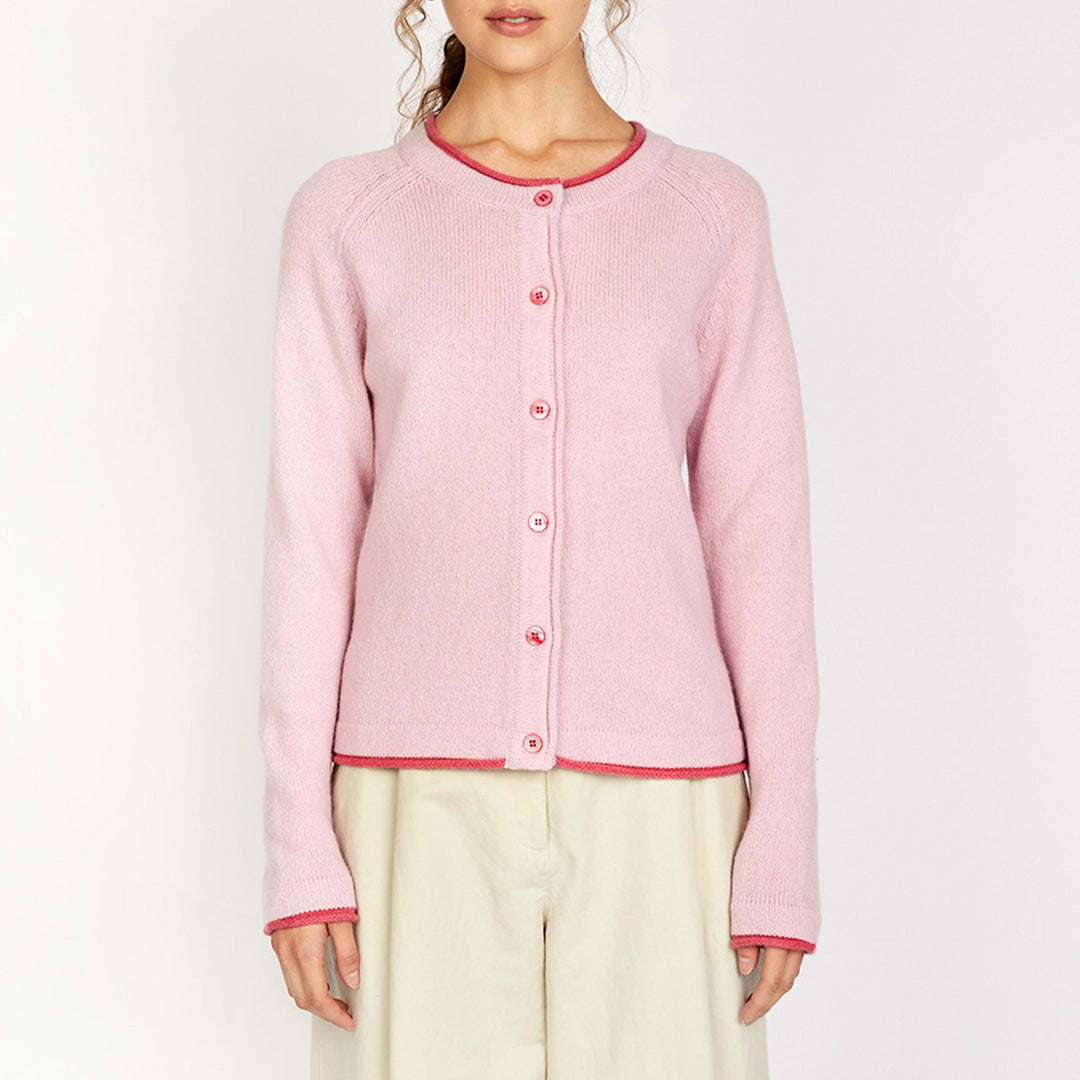 Indulge in luxurious comfort and timeless Irish elegance with the Killiney Cardigan by Ireland’s Eye, one of Ireland’s leading knitwear design houses 💚

🧶 Crafted from a soft wool-cashmere blend for warmth, breathability, and comfort
🌟 Classic silhouette with refined detailing for timeless style
✨ Contrast tipping along the edges for an elegant finish
💎 Perfect for both everyday wear and elevated styling