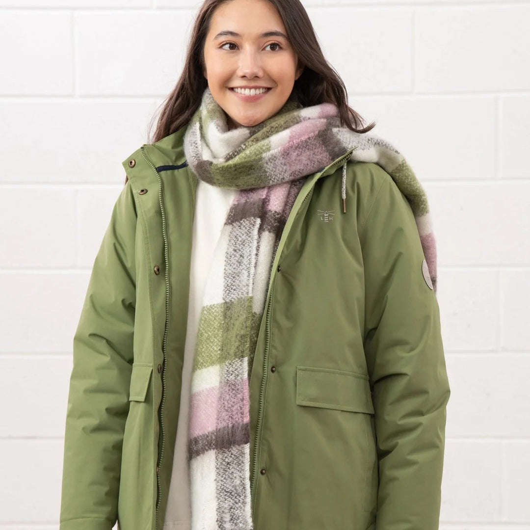 A timeless lighthouse favourite, this 3/4 length waterproof jacket has been reimagined with a robust outer fabric and carefully considered design updates. All the way from the Dinlge Woollen Company.