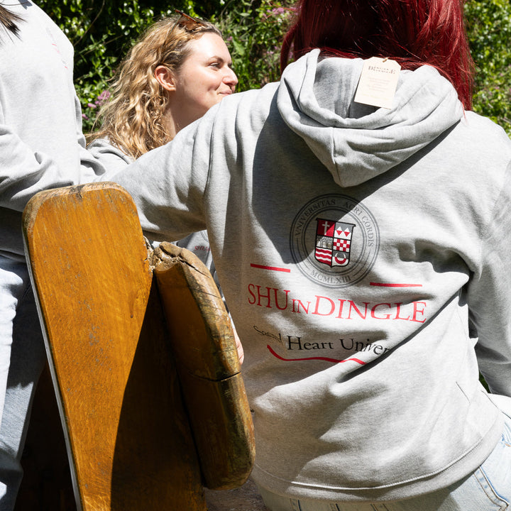 Official Sacred Heart University Dingle Apparel – Sustainable Style with Purpose 🌍🎓

Celebrate your connection to Sacred Heart University Dingle with our exclusive collection of sweatshirts, hoodies, t-shirts, and beanies. Designed to evoke pride and belonging, each piece reflects the university&