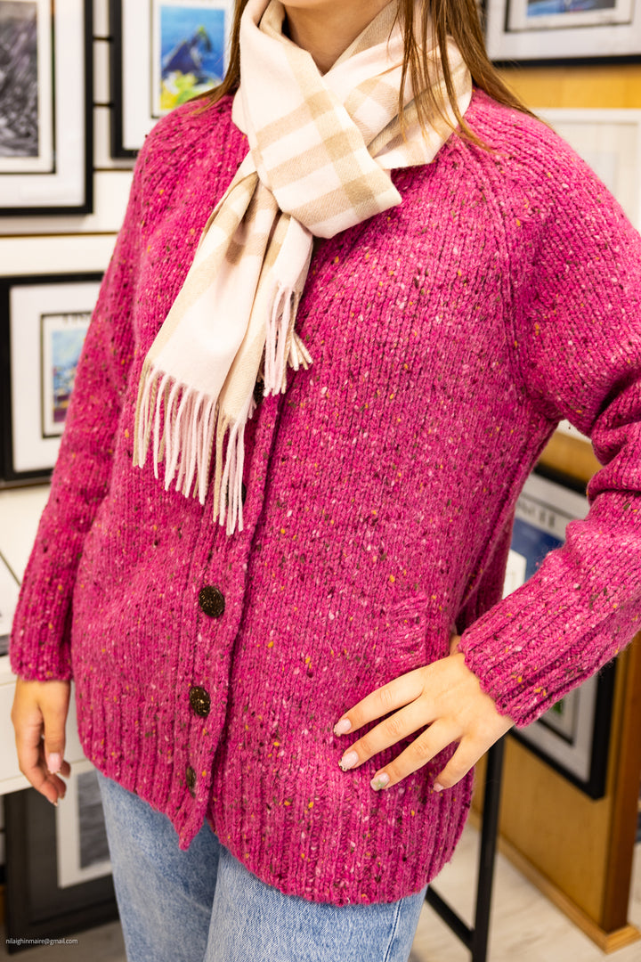 100% Lambswool Scarves – Luxury, Warmth &amp; Timeless Style

Discover the epitome of warmth and luxury with our 100% Lambswool Scarves, available exclusively at The Dingle Woollen Company and McKenna&