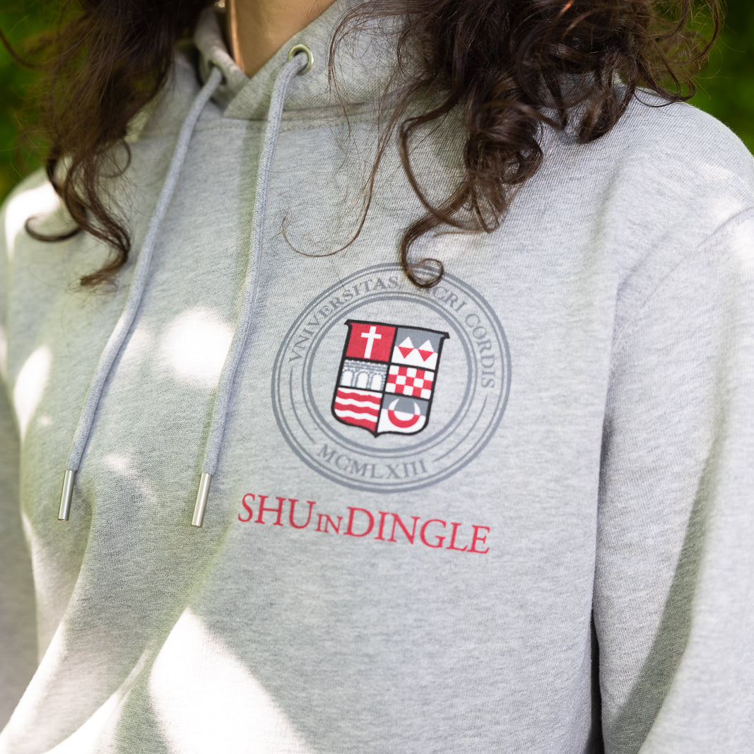 Official Sacred Heart University Dingle Apparel – Sustainable Style with Purpose 🌍🎓

Celebrate your connection to Sacred Heart University Dingle with our exclusive collection of sweatshirts, hoodies, t-shirts, and beanies. Designed to evoke pride and belonging, each piece reflects the university&