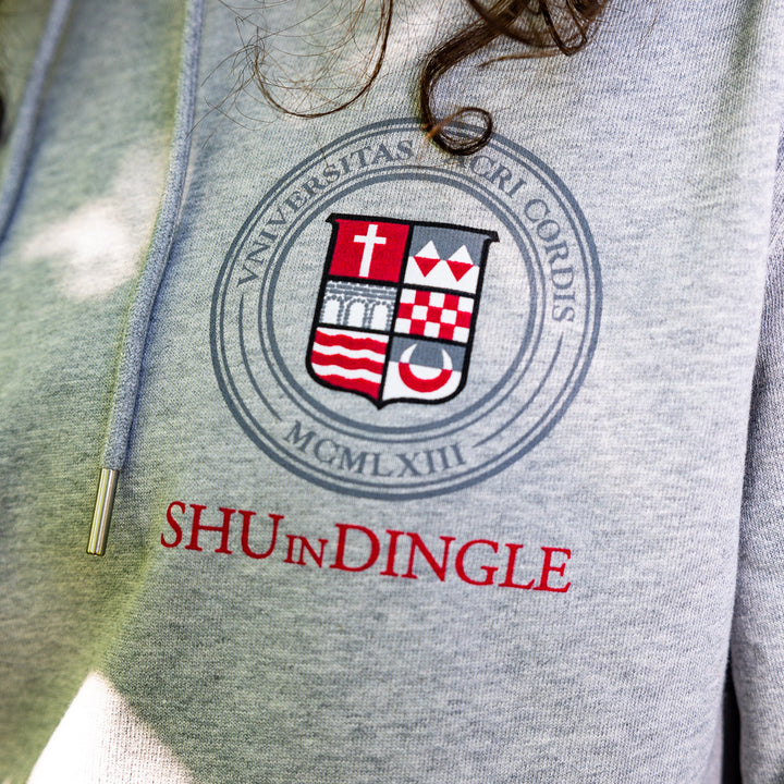 Official Sacred Heart University Dingle Apparel – Sustainable Style with Purpose 🌍🎓

Celebrate your connection to Sacred Heart University Dingle with our exclusive collection of sweatshirts, hoodies, t-shirts, and beanies. Designed to evoke pride and belonging, each piece reflects the university&
