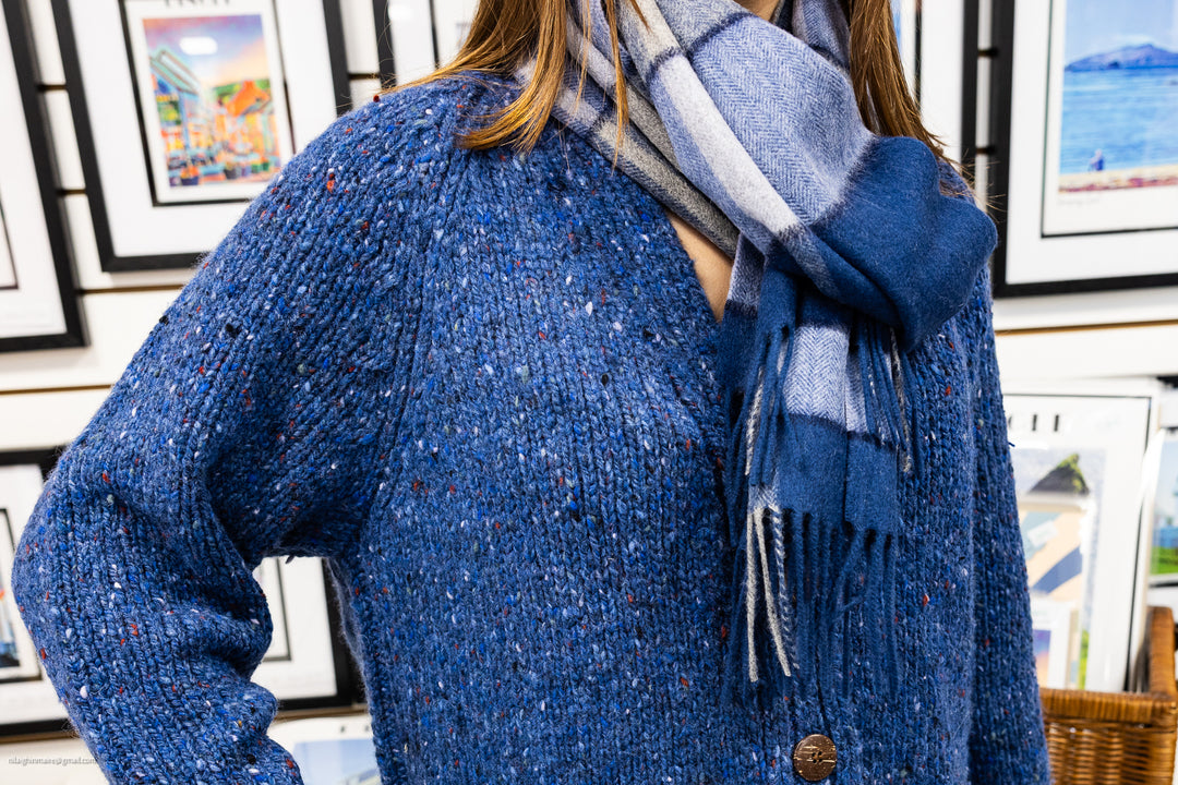 🧣 The Dingle Scarf – 100% Lambswool Luxury

Nestled on the breathtaking Dingle Peninsula, Dingle Town is famous for its vibrant streets, rich Irish heritage, and stunning coastal landscapes. Inspired by this magical place, The Dingle Scarf captures the warmth, tradition, and timeless style of Ireland.

Finely woven from 100% premium lambswool, this scarf is ultra-soft, lightweight, and naturally insulating, making it the perfect accessory for all seasons. Whether you&