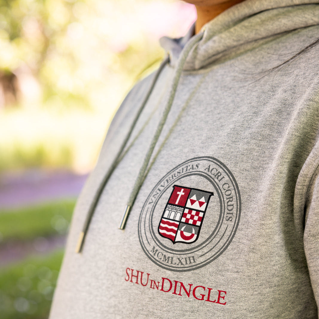 Official Sacred Heart University Dingle Apparel – Sustainable Style with Purpose 🌍🎓

Celebrate your connection to Sacred Heart University Dingle with our exclusive collection of sweatshirts, hoodies, t-shirts, and beanies. Designed to evoke pride and belonging, each piece reflects the university&
