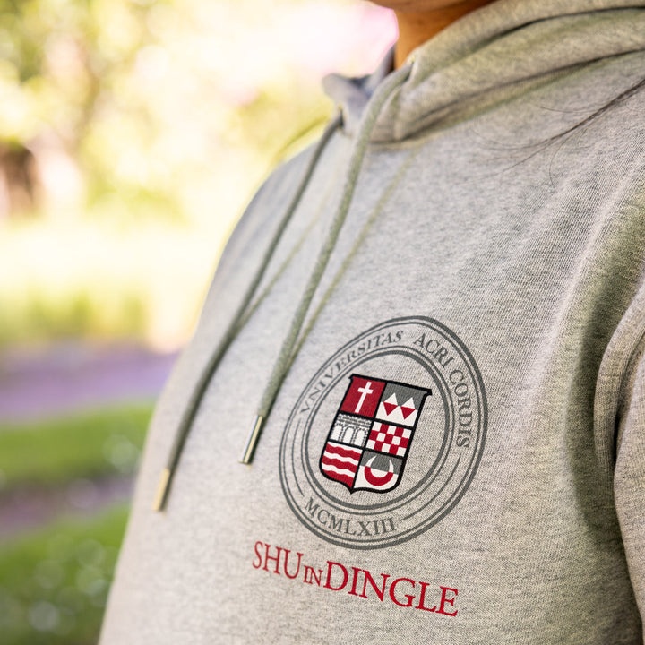 Official Sacred Heart University Dingle Apparel – Sustainable Style with Purpose 🌍🎓

Celebrate your connection to Sacred Heart University Dingle with our exclusive collection of sweatshirts, hoodies, t-shirts, and beanies. Designed to evoke pride and belonging, each piece reflects the university&