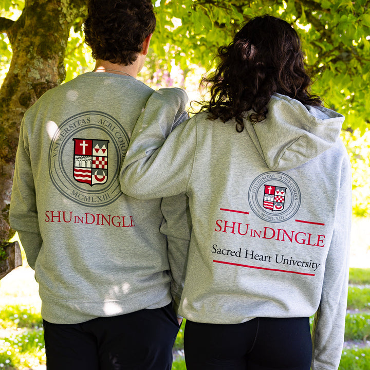 Official Sacred Heart University Dingle Apparel – Sustainable Style with Purpose 🌍🎓

Celebrate your connection to Sacred Heart University Dingle with our exclusive collection of sweatshirts, hoodies, t-shirts, and beanies. Designed to evoke pride and belonging, each piece reflects the university&
