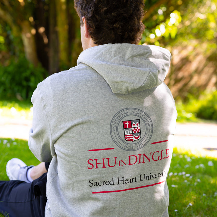 Official Sacred Heart University Dingle Apparel – Sustainable Style with Purpose 🌍🎓

Celebrate your connection to Sacred Heart University Dingle with our exclusive collection of sweatshirts, hoodies, t-shirts, and beanies. Designed to evoke pride and belonging, each piece reflects the university&