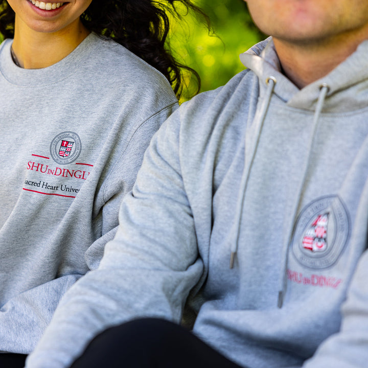 Official Sacred Heart University Dingle Apparel – Sustainable Style with Purpose 🌍🎓

Celebrate your connection to Sacred Heart University Dingle with our exclusive collection of sweatshirts, hoodies, t-shirts, and beanies. Designed to evoke pride and belonging, each piece reflects the university&