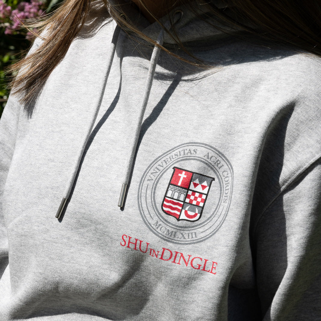 Official Sacred Heart University Dingle Apparel – Sustainable Style with Purpose 🌍🎓

Celebrate your connection to Sacred Heart University Dingle with our exclusive collection of sweatshirts, hoodies, t-shirts, and beanies. Designed to evoke pride and belonging, each piece reflects the university&