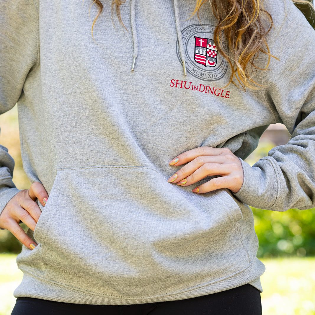 Official Sacred Heart University Dingle Apparel – Sustainable Style with Purpose 🌍🎓

Celebrate your connection to Sacred Heart University Dingle with our exclusive collection of sweatshirts, hoodies, t-shirts, and beanies. Designed to evoke pride and belonging, each piece reflects the university&