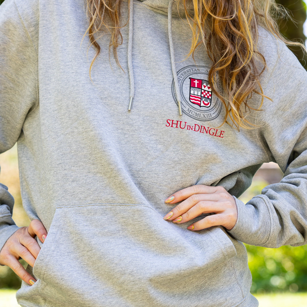 Official Sacred Heart University Dingle Apparel – Sustainable Style with Purpose 🌍🎓

Celebrate your connection to Sacred Heart University Dingle with our exclusive collection of sweatshirts, hoodies, t-shirts, and beanies. Designed to evoke pride and belonging, each piece reflects the university&