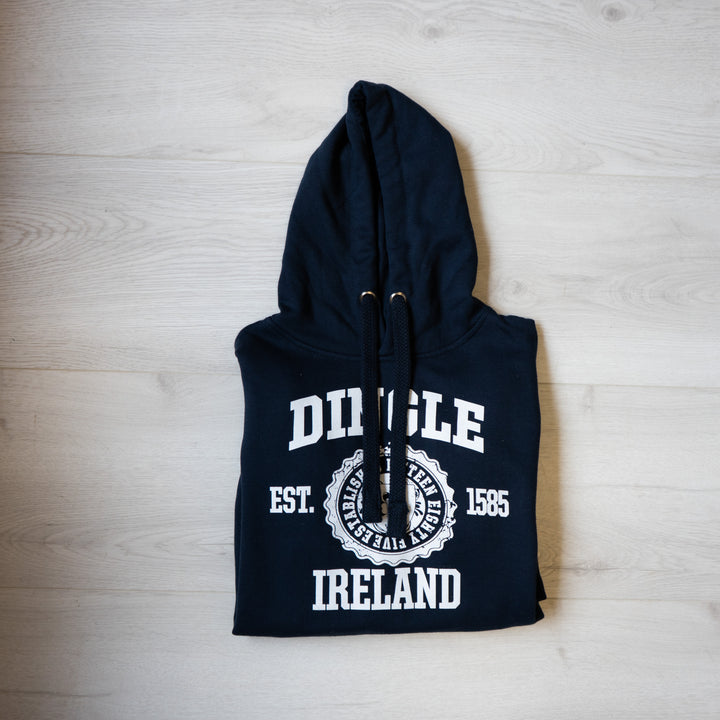 Introducing our specially made Dingle sweatshirt: a cozy blend of comfort and style inspired by the vibrant spirit of Dingle, Ireland.