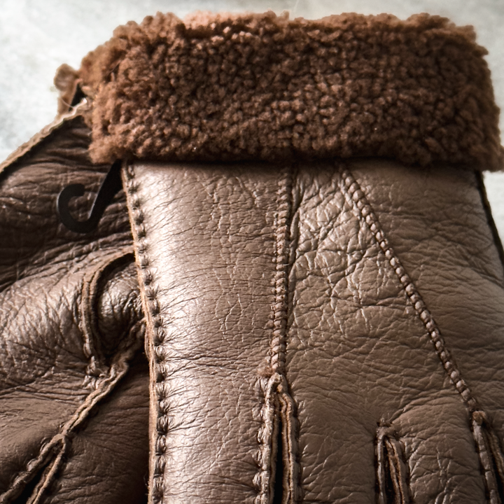 100% Sheepskin Gloves – Luxury, Warmth &amp; Timeless Style

Elevate your winter wardrobe with our 100% sheepskin gloves, expertly crafted for ultimate warmth, comfort, and style. Made from premium sheepskin leather, these gloves are the perfect blend of luxury and practicality, offering unparalleled softness and durability.



🧤 Key Features for Warmth &amp;amp; Elegance:

Premium Sheepskin Leather: Soft, durable, and designed for long-lasting use.

