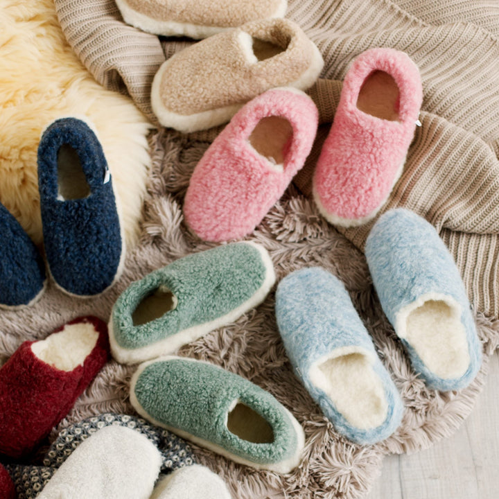 Pure Wool Slippers – Handcrafted in Ireland 🇮🇪✨

Material: 100% Siberian Wool
Unisex Design: Yoko Wool

Step into Luxury:
Slip into ultimate comfort with our handcrafted wool slippers. Made from luxurious Siberian wool, these slippers are soft, warm, and naturally insulating, perfect for keeping your feet cozy indoors 🧦❄️.

Why You&